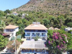  Anfora Hotel Pension  Бозбурун